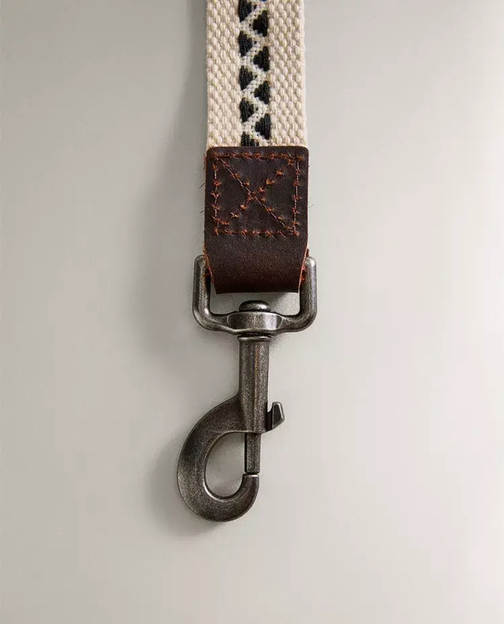 ZARA HOME ПОВОДОК ДЛЯ СОБАКИ С КОНТРАСТНЫМ УЗОРОМ, ЭКРЮ