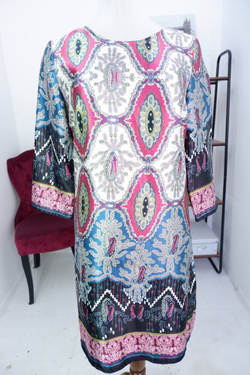 Платье с рисунком в восточном стиле 42-44 размер