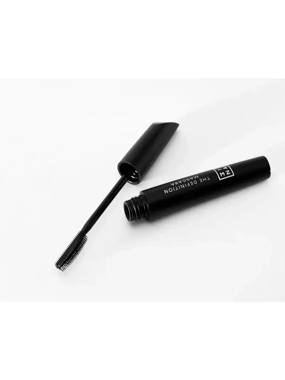 Объемная тушь для ресниц the definition mascara 3INA