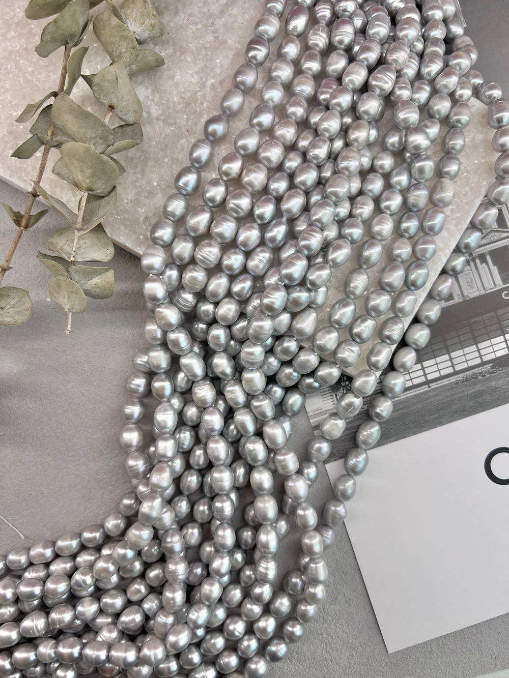 Натуральный барочный жемчуг 7-10 см, серый, нить 36 см