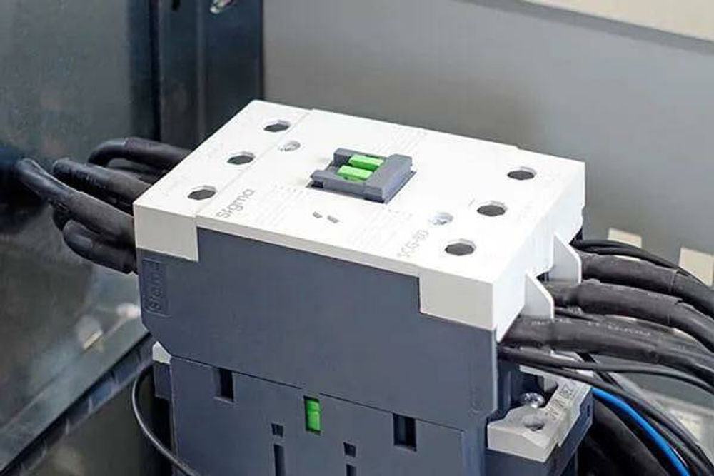 Трехфазный стабилизатор напряжения Helios Y 10-20, 10000 ВА