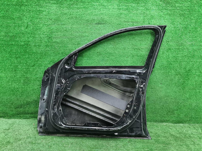 Дверь передняя правая Mercedes E W213 (2016-2023)