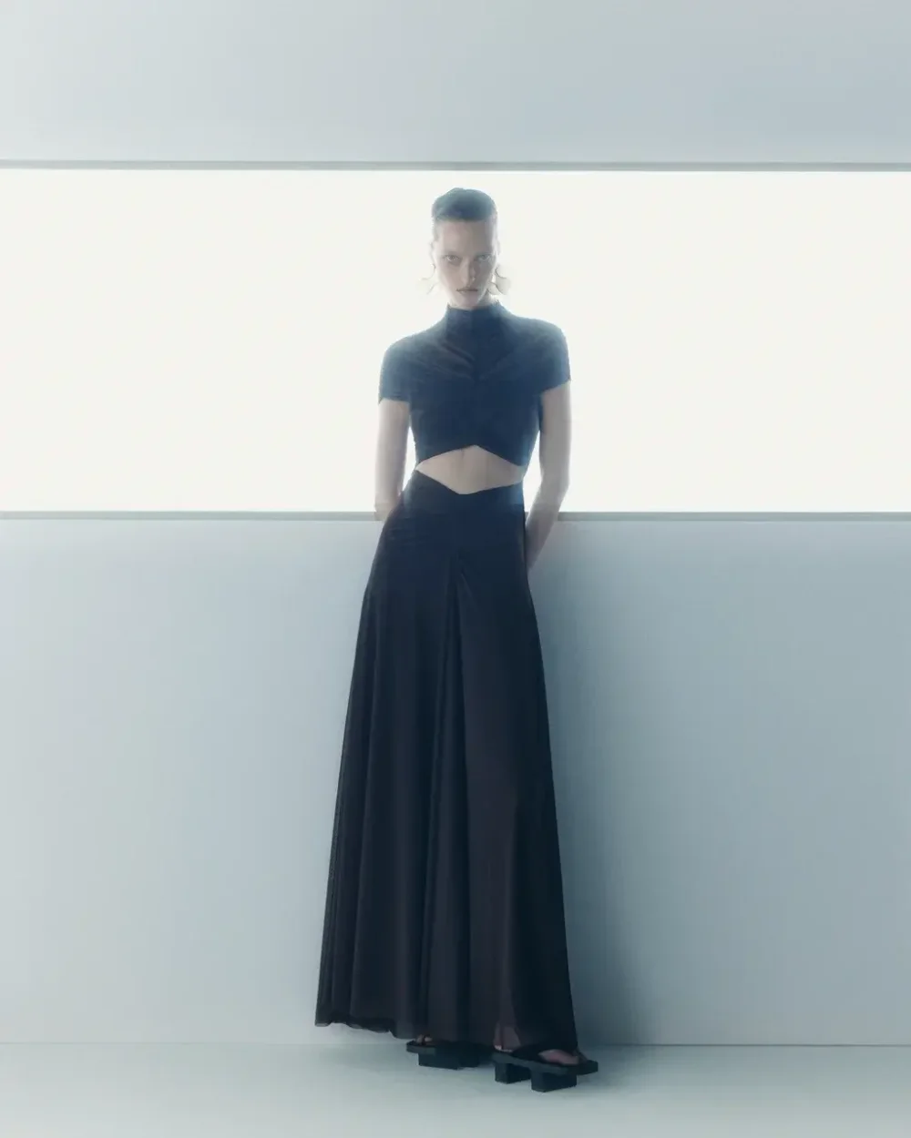 Платье из сетки коричневое