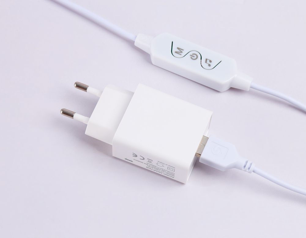 Ambrella Светильник светодиодный напольный RGB с пультом LineTech FL8020