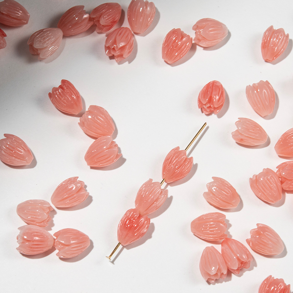 Подвеска резная "Магнолия", 10*8мм, светло-розовая коралловая пудра