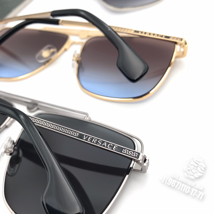 Солнцезащитные очки Versace