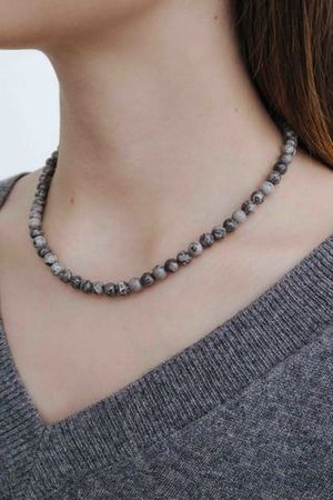 Колье из бусин камня ( grey jasper )