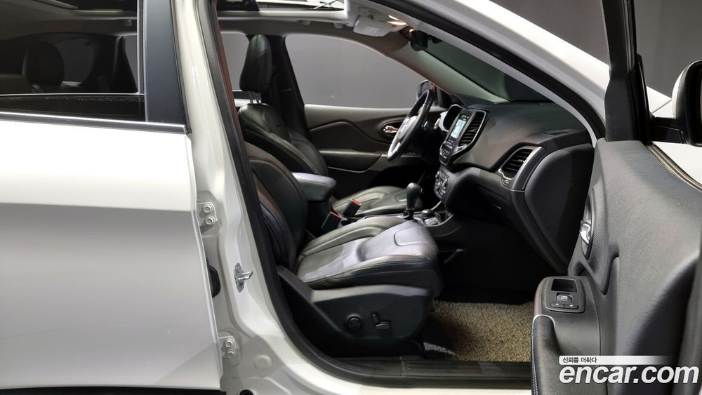 Jeep Cherokee (KL) 2.4 론지튜드 AWD (10.2019)