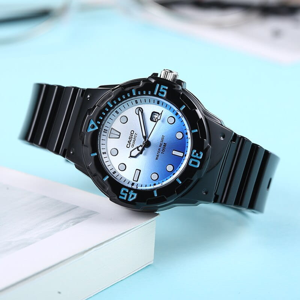 Женские наручные часы Casio Collection LRW-200H-2E