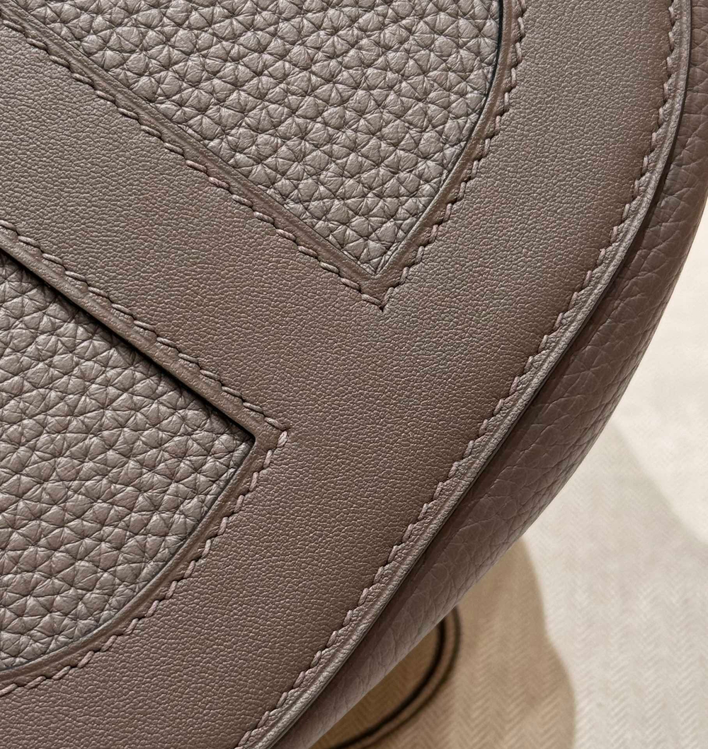 Hermes In The Loop 18 cm