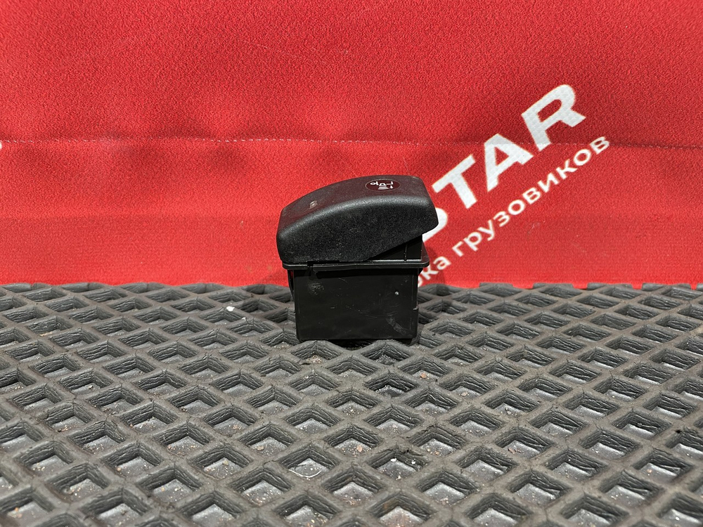 Кнопка сигнала заднего хода