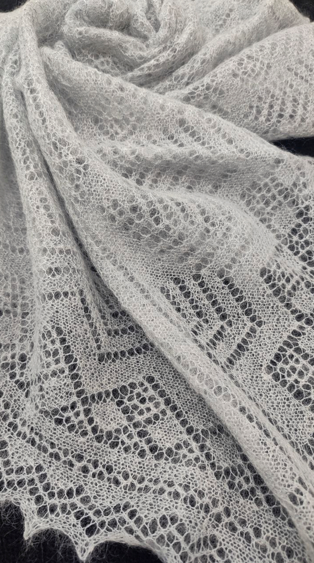 Оренбургский пуховый платок П3-120-03 серый