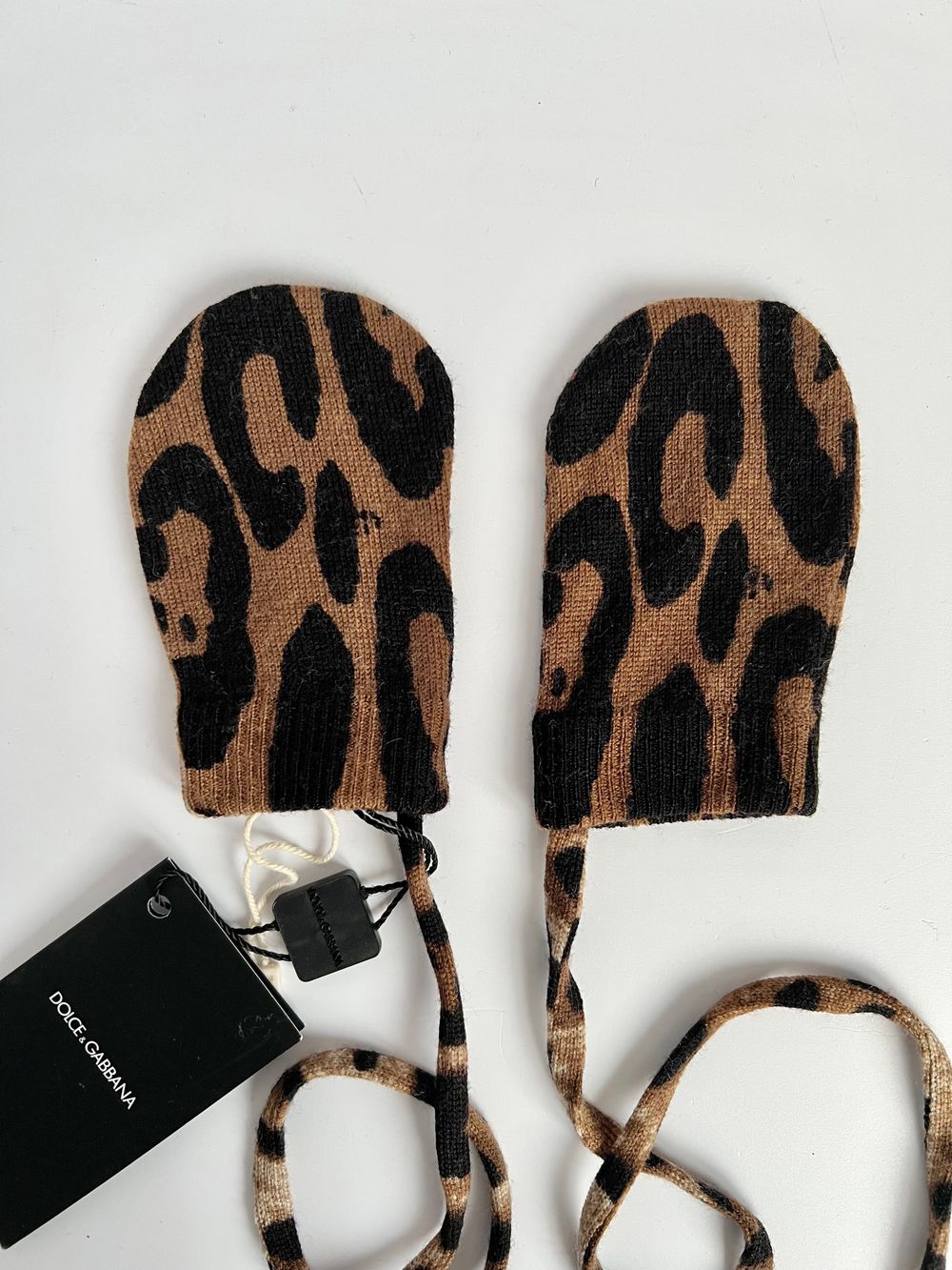 Рукавицы Dolce&Gabbana на 3-9 месяцев