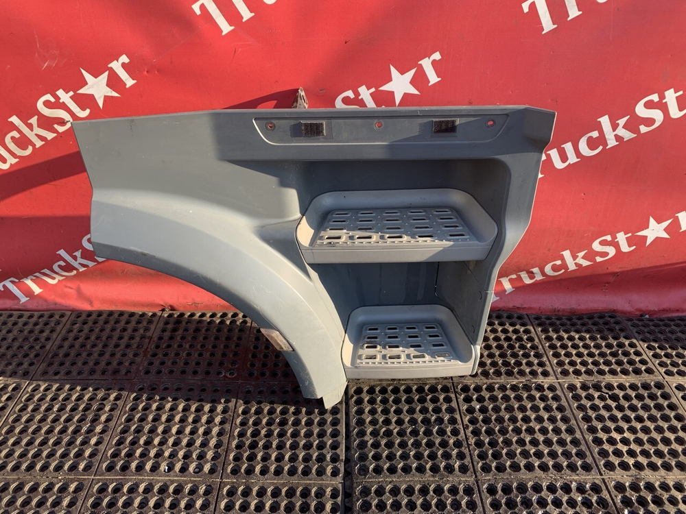 Корпус подножек правый 2021г