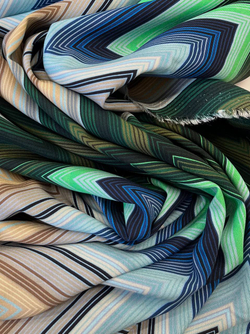 Модал в разноцветный зигзаг