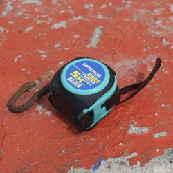 Строительная рулетка для измерений длиной 5 м с шириной ленты 25 мм, OPT-MT500