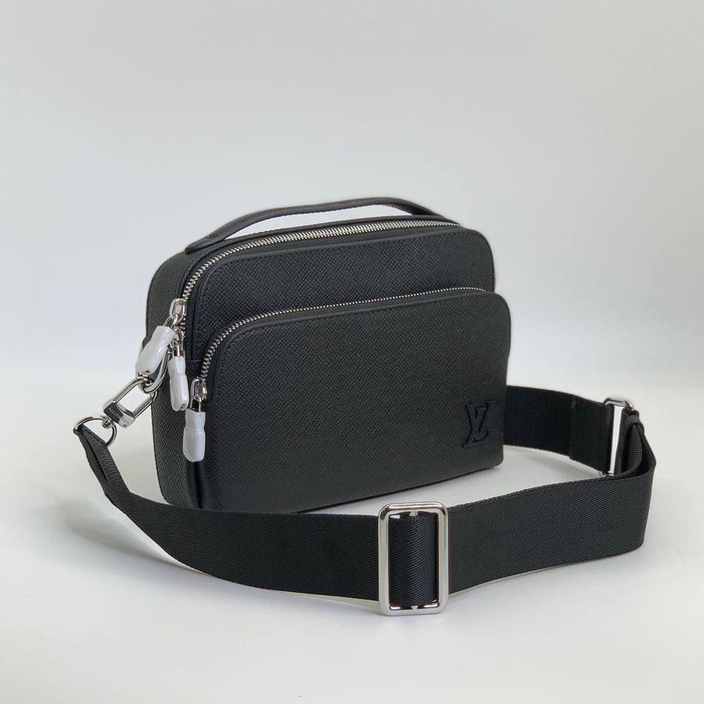 Джинсовые шорты Louis Vuitton