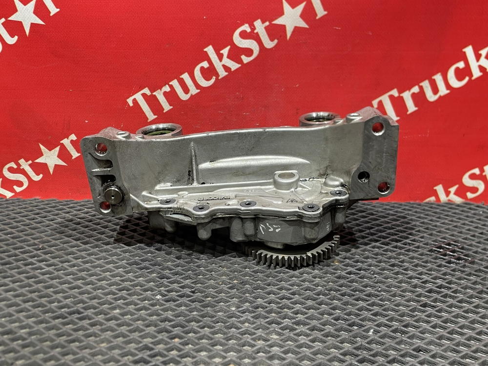 Насос масляный 2019г