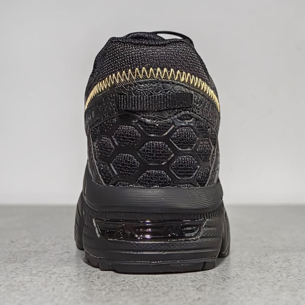 Asics Gel-Kahana 8 • Black