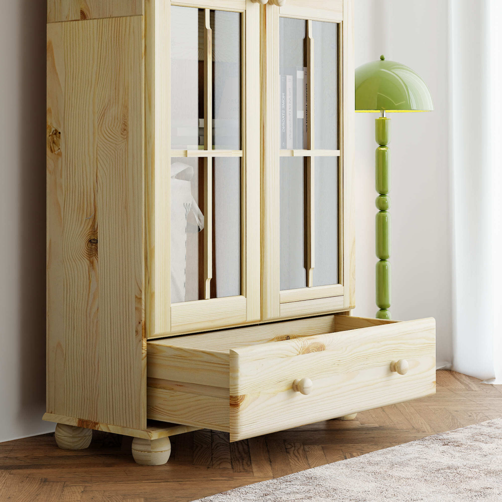 Шкаф витрина 2 двери 1 ящик Бритта из массива сосны, бежевый, в лаке