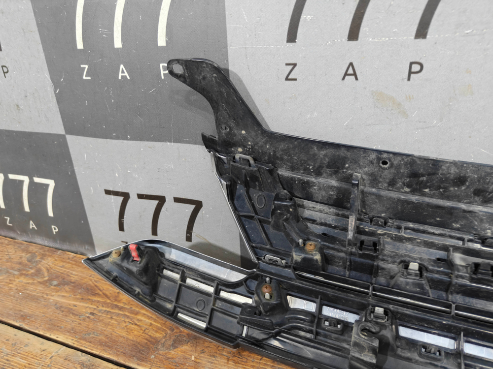 Решетка радиатора Mitsubishi Outlander 3 18-23 Б/У Оригинал 7450B298