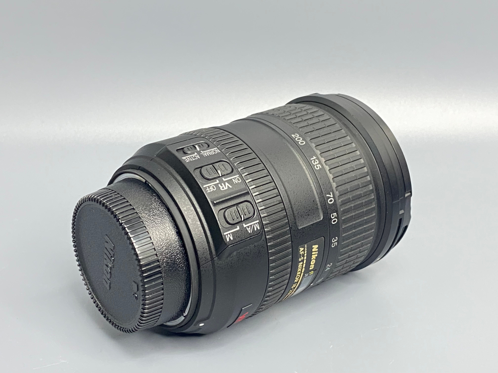 Nikon 18-200mm 3.5-5.6G ED AF-S VR DX