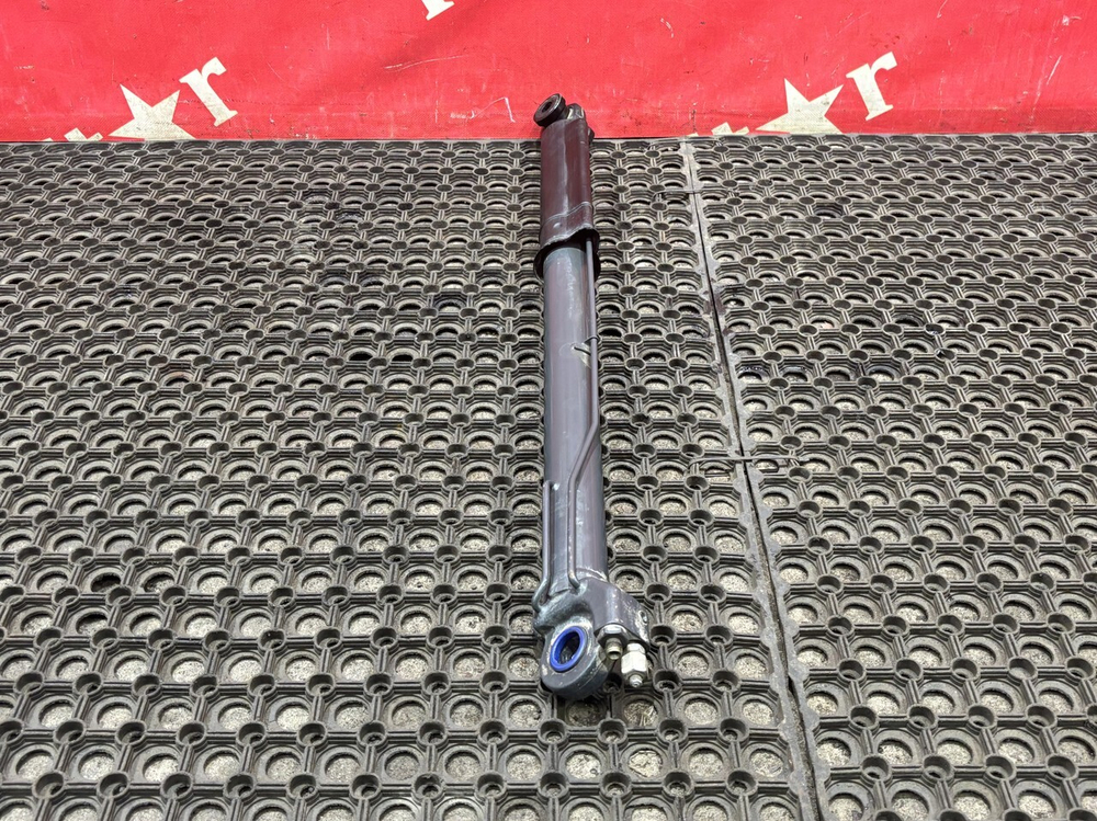 Цилиндр подъема кабины 2023г