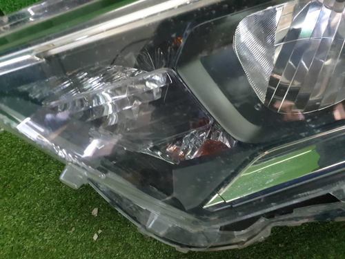 Битая Фара левая Toyota RAV4 5 XA50 (2018-н.в,) LED