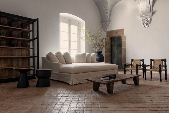 Приставной столик Arusa