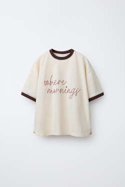 ZARA ФУТБОЛКА В РУБЧИК С КОНТРАСТНОЙ ВЫШИВКОЙ, ЭКРЮ