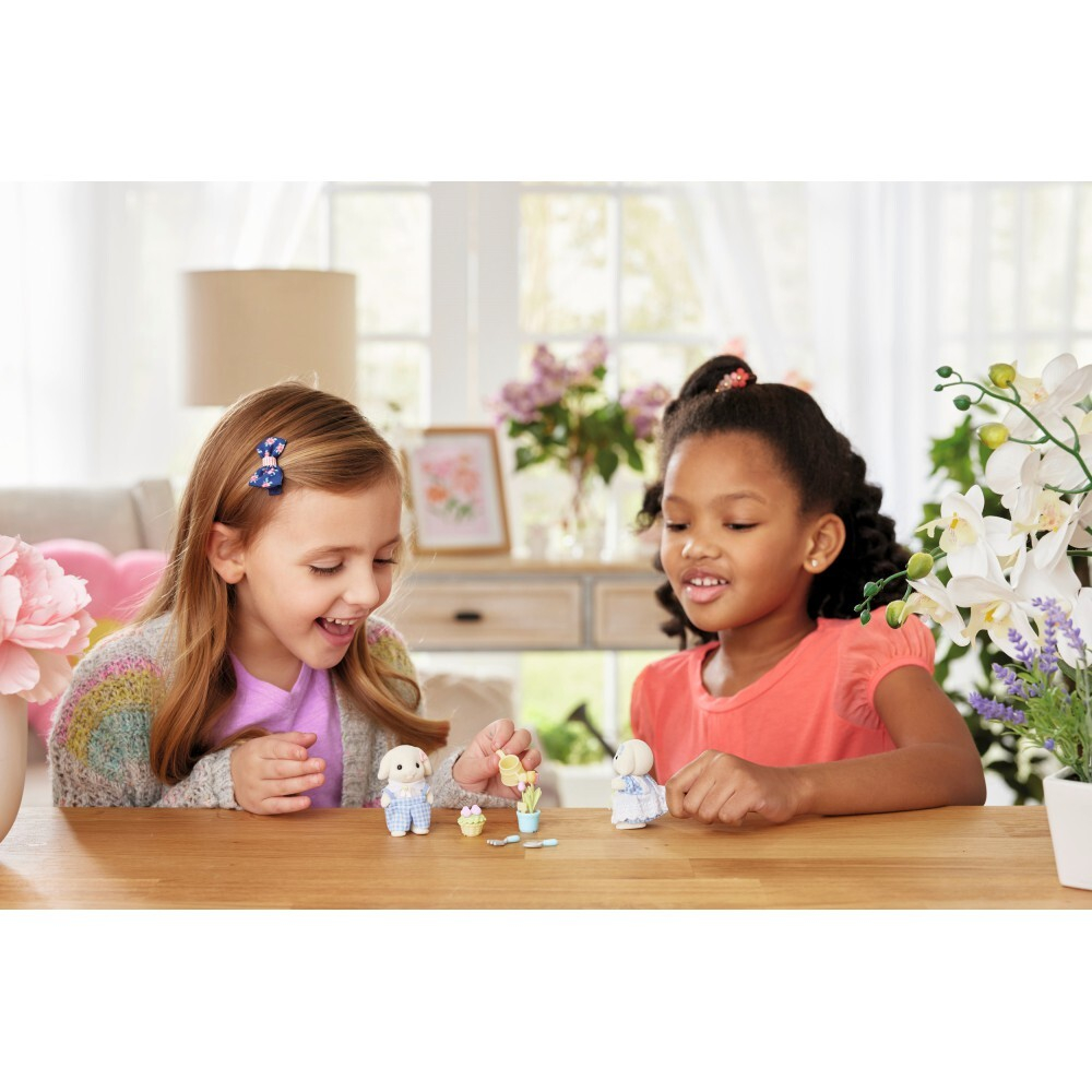 Sylvanian Families - Цветочный набор с фигурками зайчиков 5736 / артикул   5736  / GTIN 5054131057360