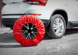 Чехол AutoFlex для хранения автомобильных колес (широкий) размером от 15 до 20, полиэстер 600D, цвет черный/красный, 81300