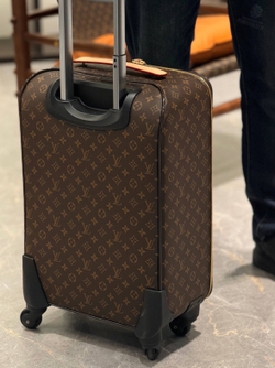 Дорожный чемодан Louis Vuitton