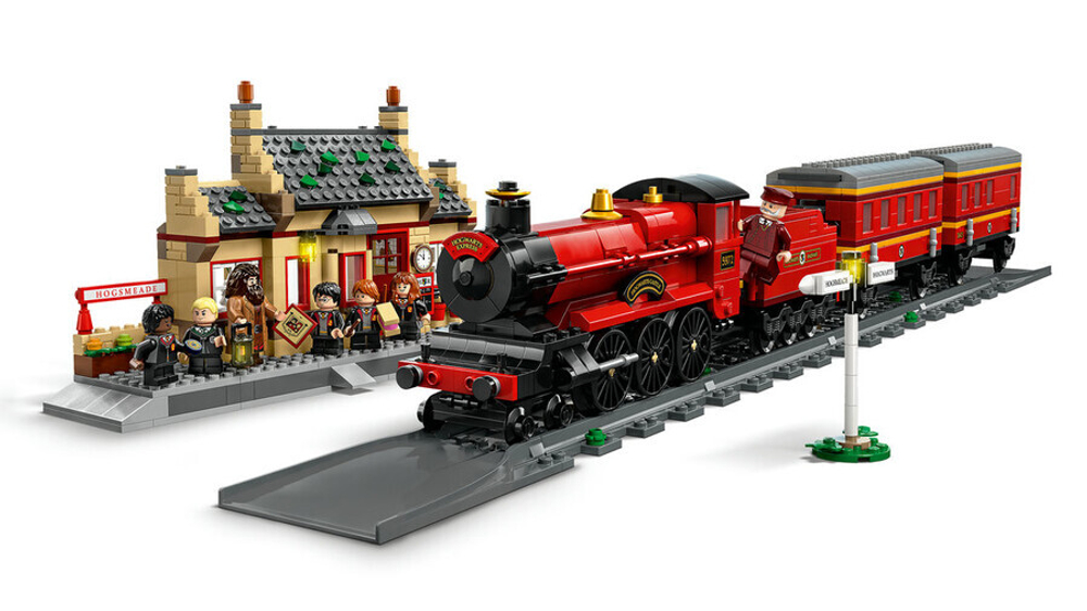 Конструктор LEGO Harry Potter 76423 Хогвартс-экспресс и станция Хогсмид