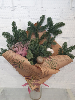 Шикарная ветка Нобилиса в нежном новогоднем оформлении