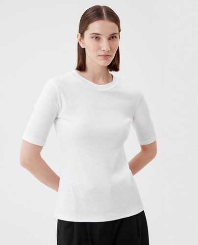 Футболка приталенного силуэта с круглой горловиной