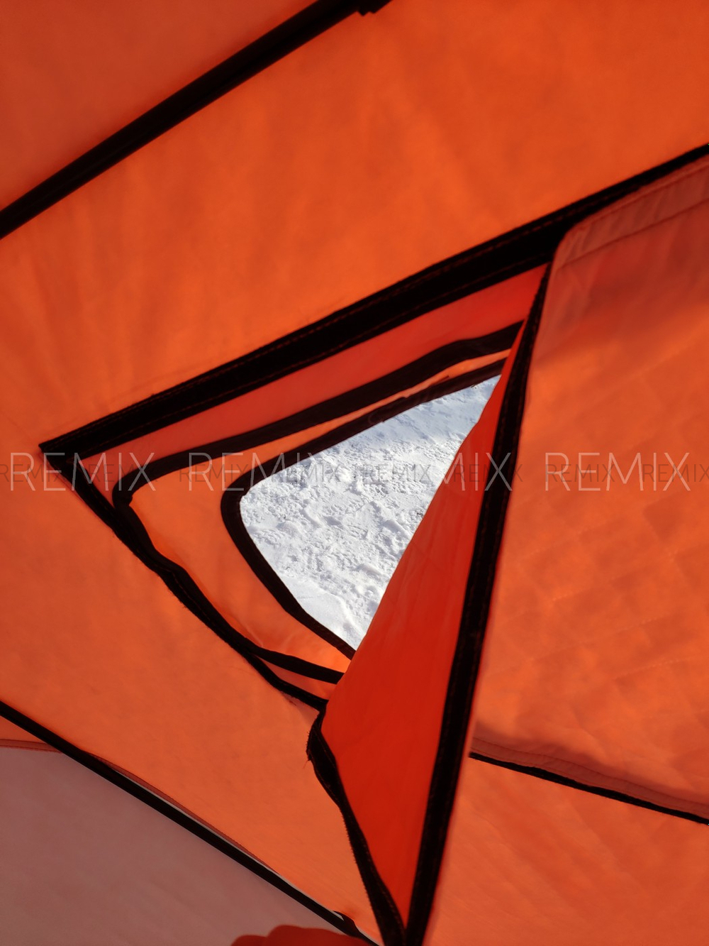 Палатка зимняя куб Traveltop CT-2032A 240*240*210см утепленная, с отверстием под дымоход