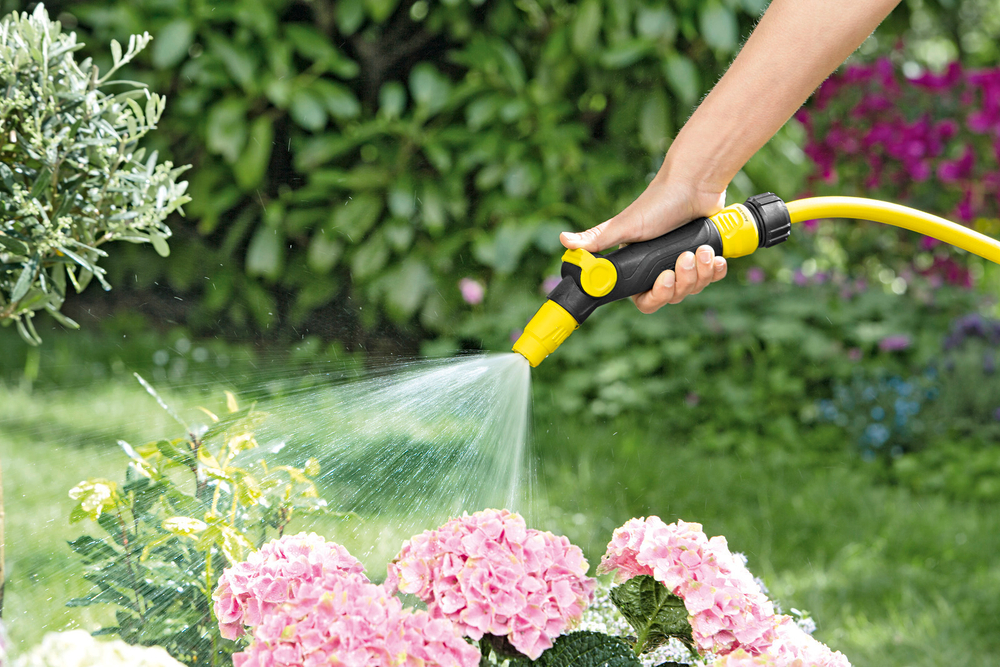 Регулируемый распылитель для полива