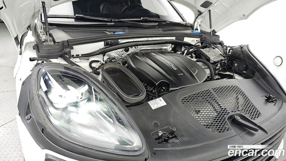 Porsche Macan 2.0 (02.2021)