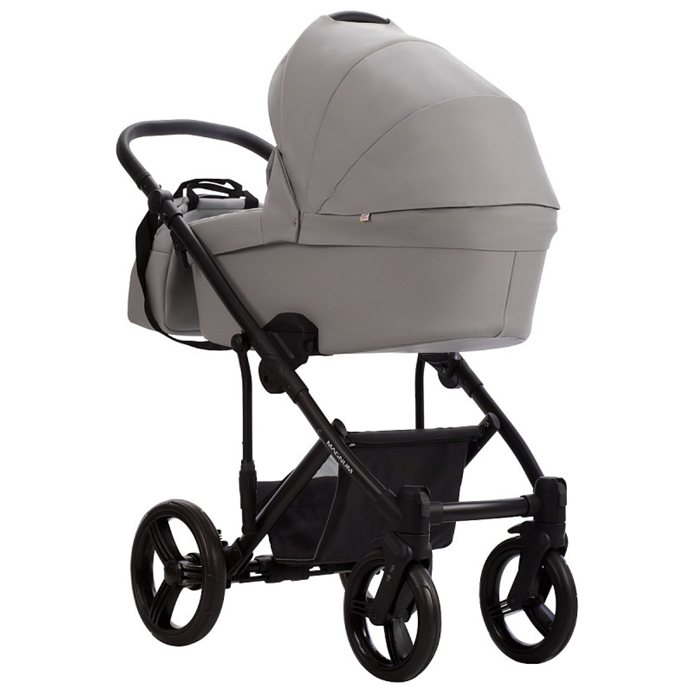 Детская коляска Bebetto Magnum Light Pro 3 в 1 с автокреслом Avionaut Cosmo 03 св.серая кожа