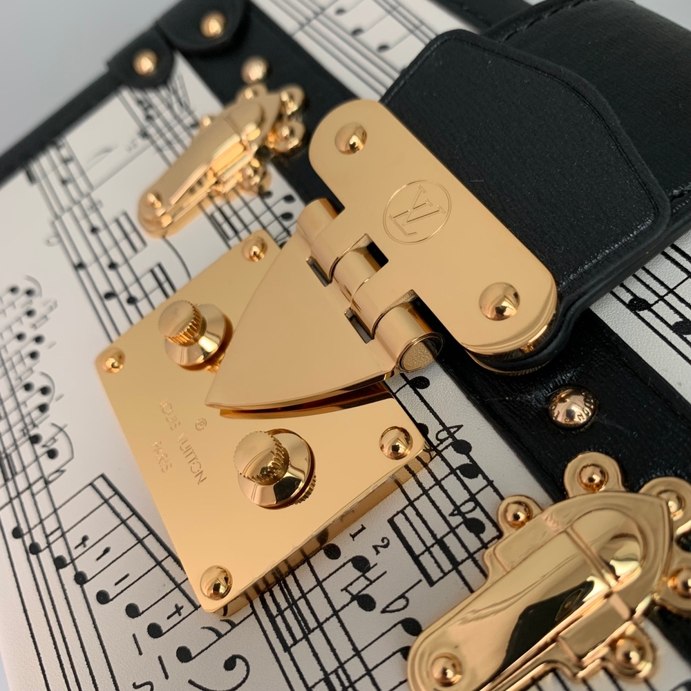 Louis Vuitton Petite Malle