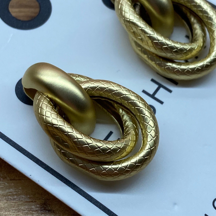 Серьги Fashion кольца 2 в 1 круг глянец овал рептилия цвет золотистый матовый 2х3 см