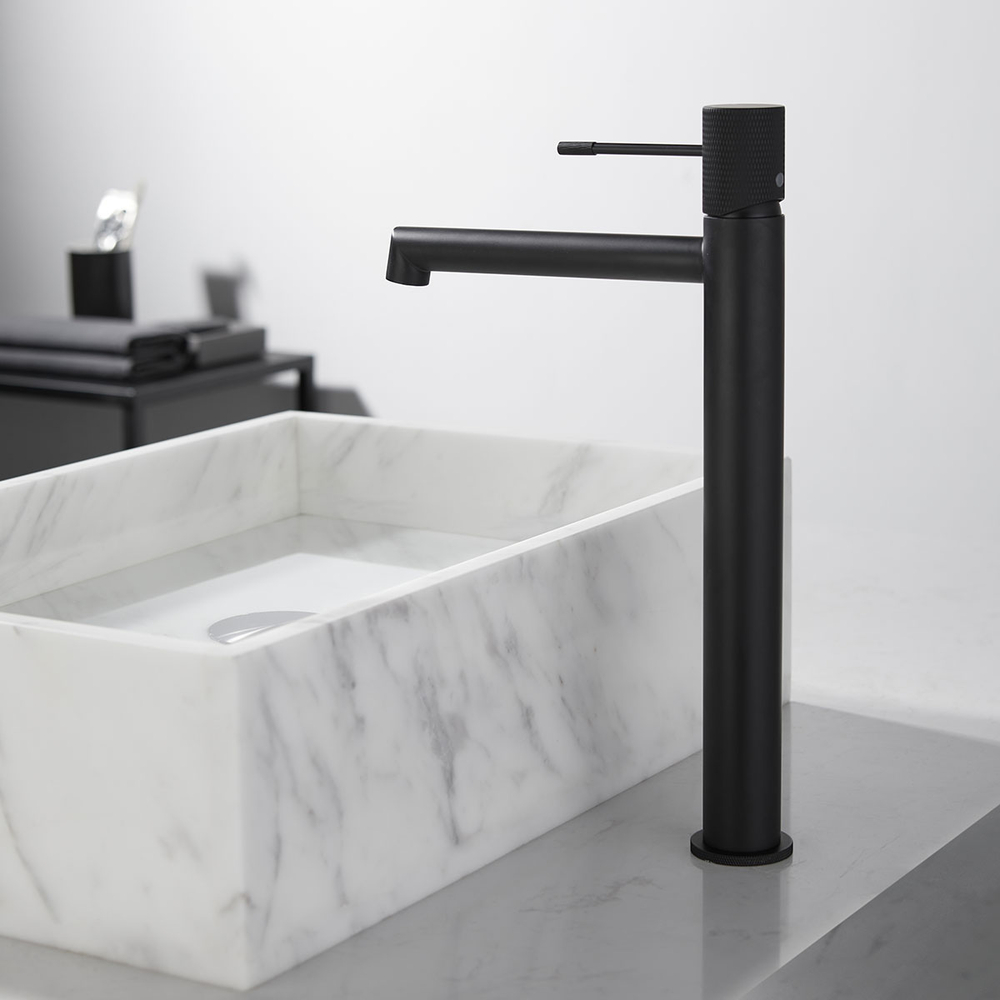 Смеситель для накладной раковины Vincea Desire VBF-1D2MB однорычажный, черный