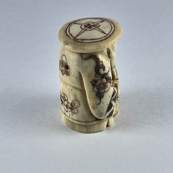 Статуэтка нэцкэ Монах в круглой шляпе с корзиной рыбы