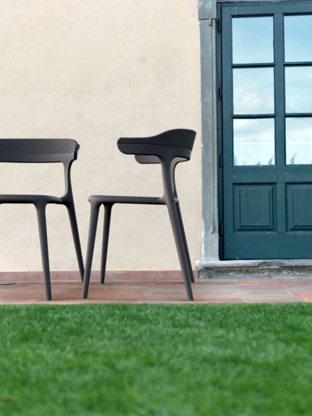 Кресло пластиковое Papatya Luna Stripe, черный