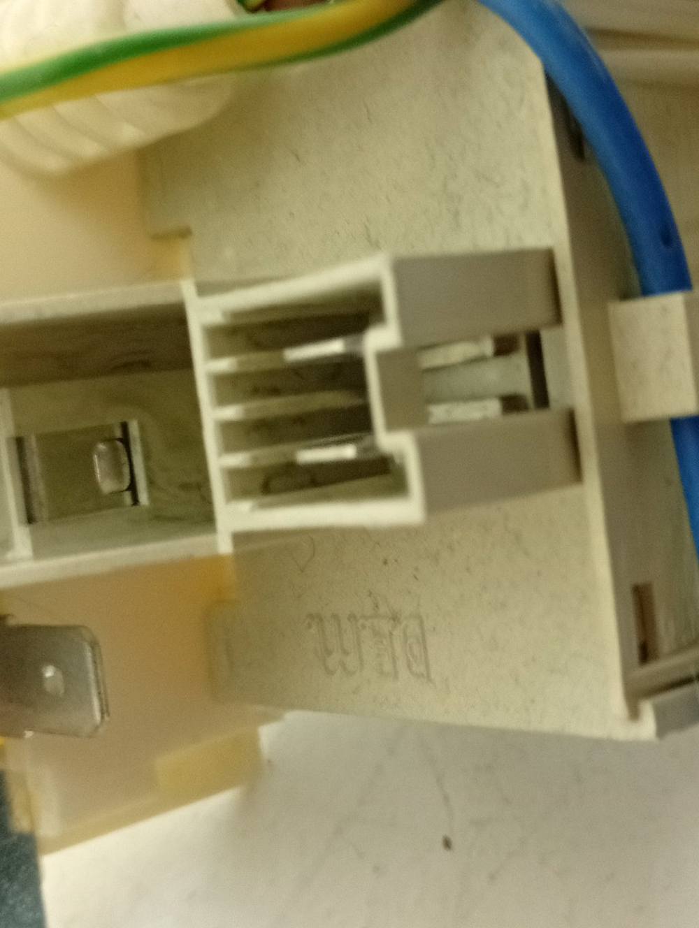 ARSL105 кт56 Сетевой фильтр для стиральной машины Hotpoint - Ariston б/у