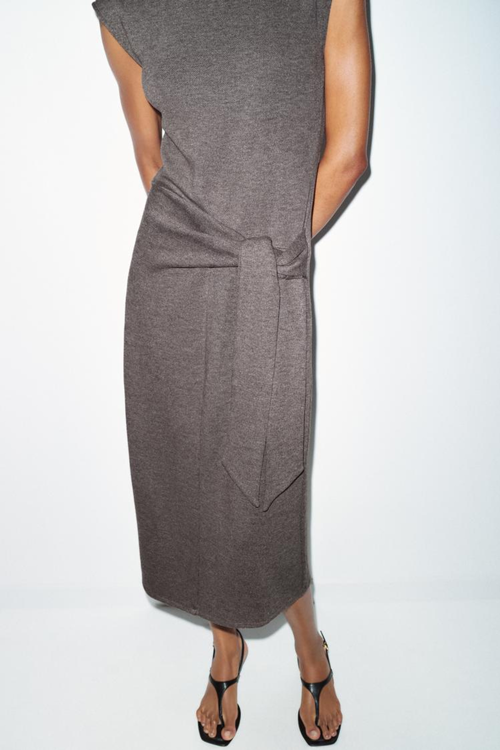 ZARA МЯГКОЕ ПЛАТЬЕ С УЗЛОМ, ТЕМНО-КОРИЧНЕВЫЙ