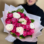 Ранункулюсы в малине