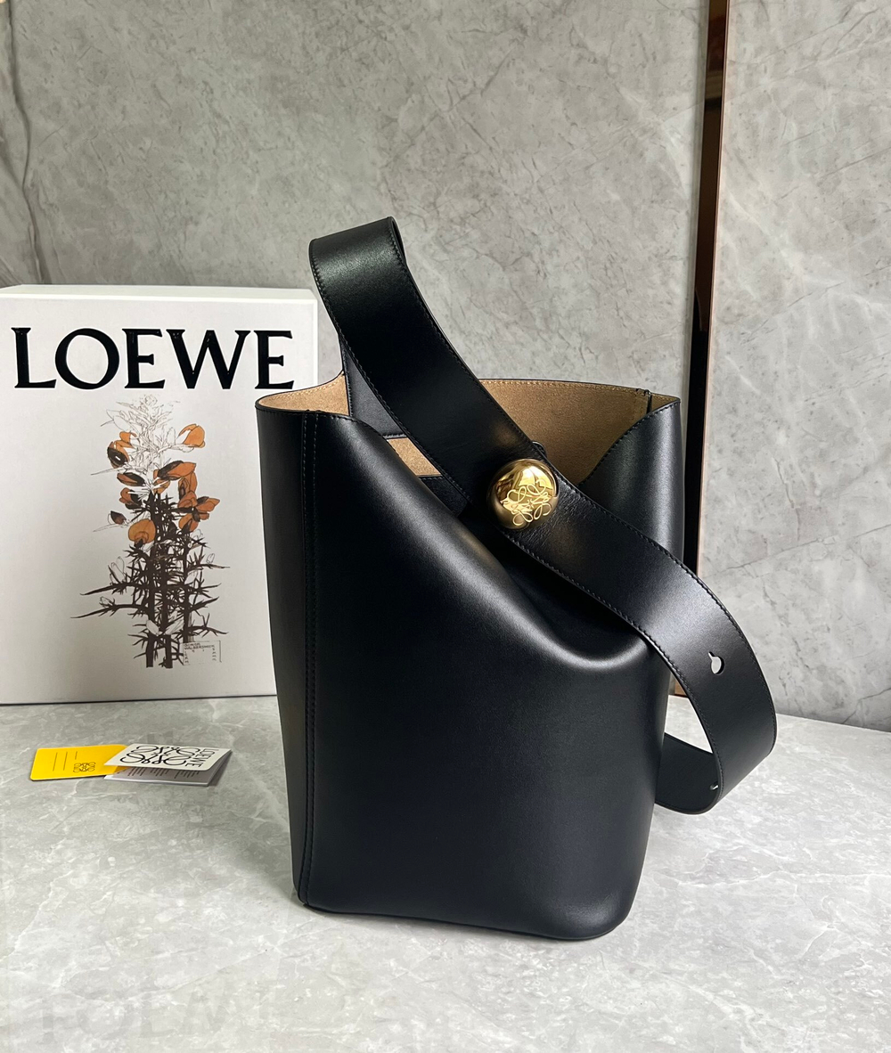 Loewe Medium Pebble Bucket 28 cm