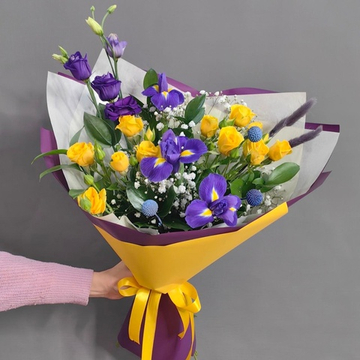 Авторский букет c ирисами
